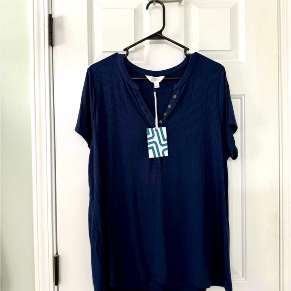 Market & Spruce Women’s Navy Top - NWT - Picture 2 of 5